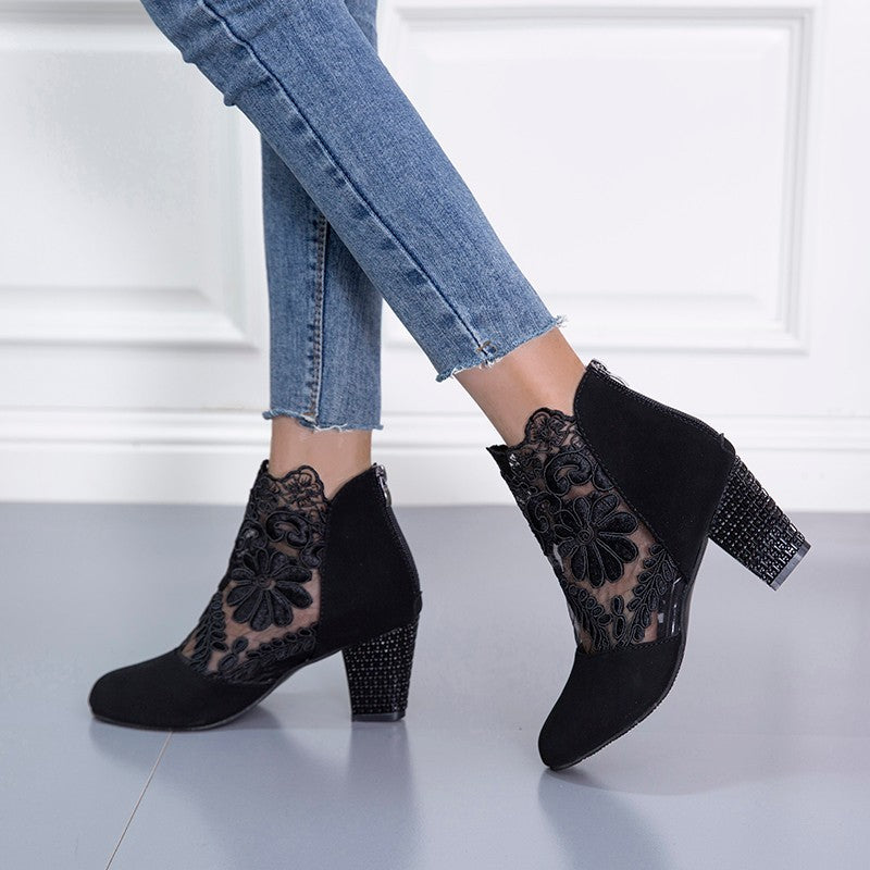 Damen Elegante und modische Ankle Boots mit floralen Spitzeinsatz und glitzerndem Absatz R&B