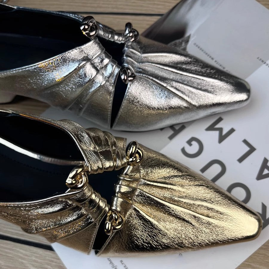 Damen elegante spitze Pumps mit glänzendem Obermaterial und dekorativem Detail