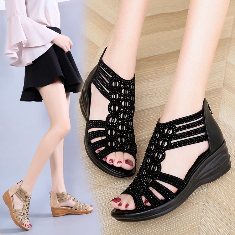 Damen modische Sandalen mit verzierten Riemen und bequemem Wedge-Absatz R&B