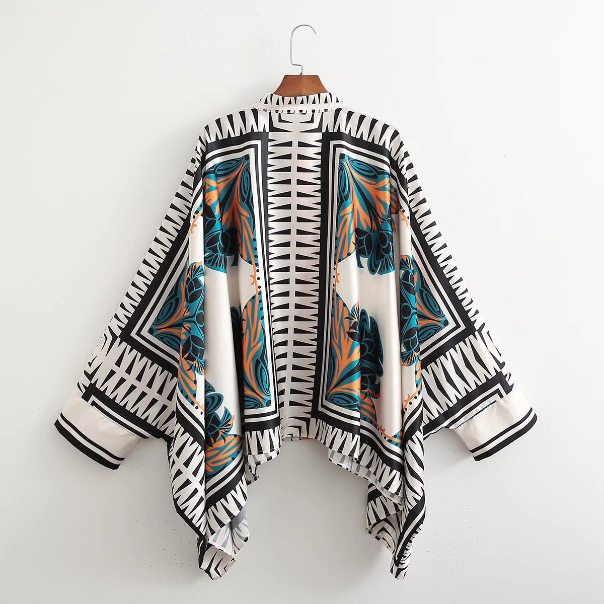 Damen weite Palazzo-Hose mit auffälligem grafischen Muster R&B