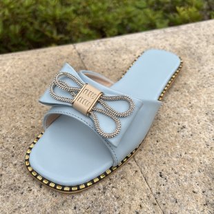 Damen elegante Riemchen-Pantoletten mit funkelnder Schleifen-Applikation R&B