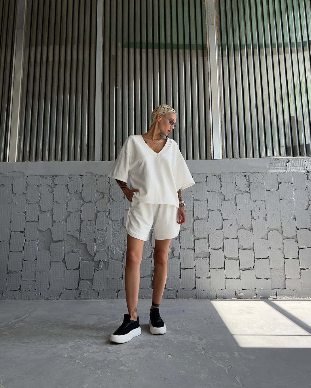 Damen lässiges Oberteil und Shorts-Set mit V-Ausschnitt und weitem Schnitt R&B
