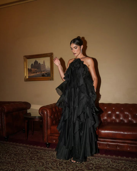 Damen Maxikleid mit voluminösen Rüschen und floralen Akzenten R&B