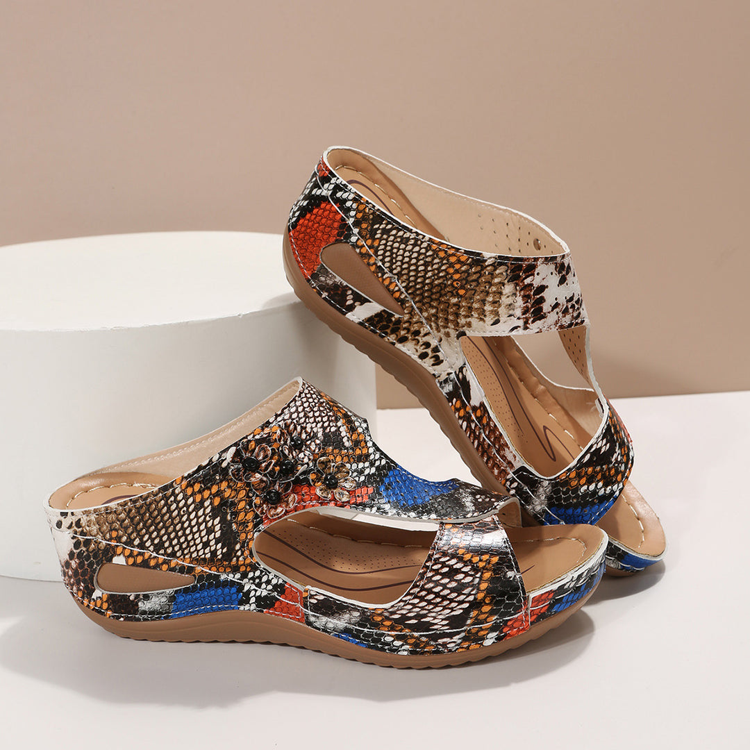 Damen Komfortable Mules mit modischem Cut-Out-Design und dekorativen Blumenapplikationen R&B