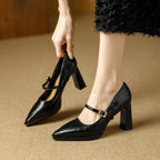 Damen Stilettos mit dekorativem Riemen