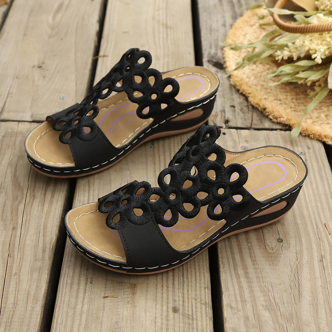 Damen Wedge-Sandalen mit elegantem Blumen-Design R&B