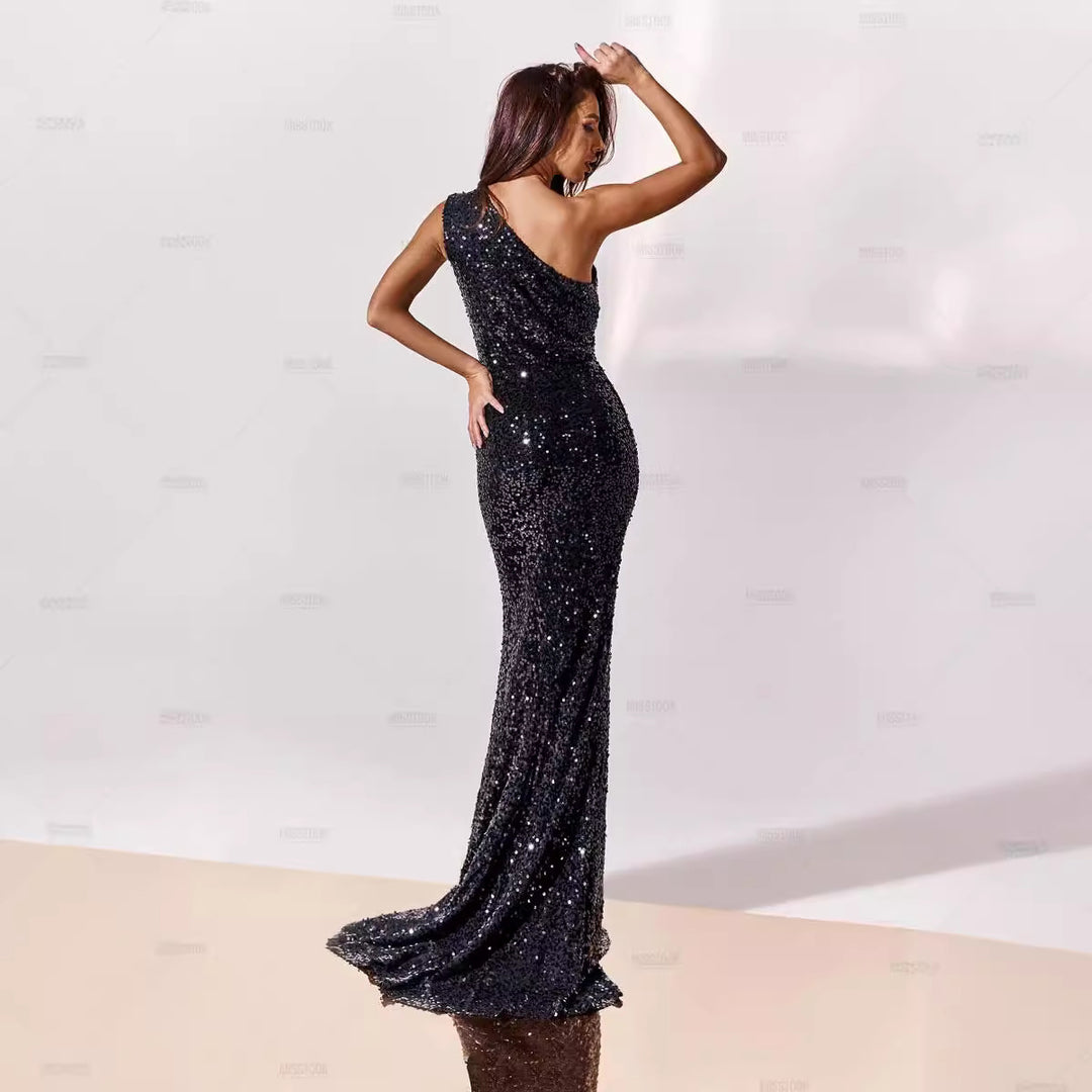 Damen Funktionsabendkleid mit asymmetrischem Schnitt und Paillettenverzierung R&B