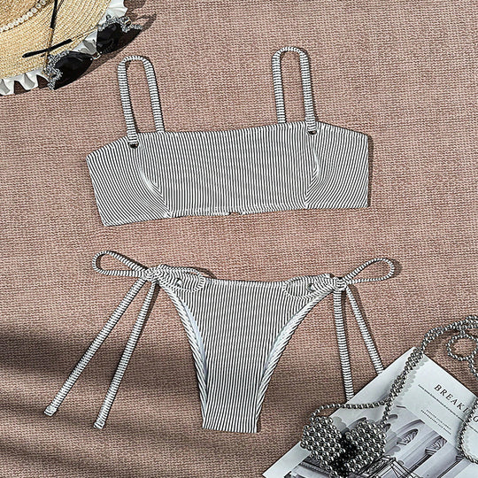 Damen Bandeau-Bikini mit strukturierter Oberfläche und verspielten Bindebändern R&B