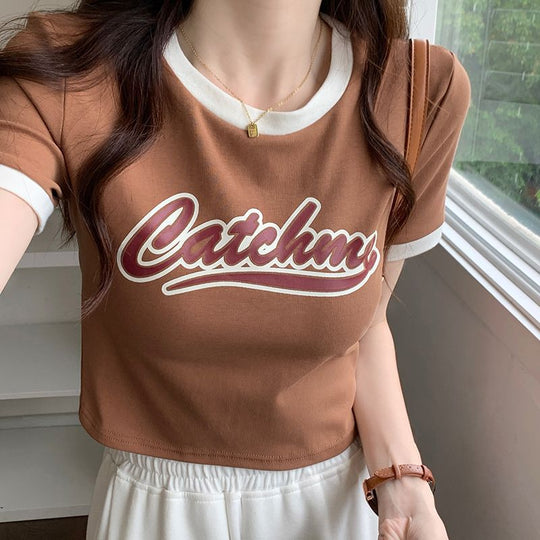 Damen lässiges Crop-Top mit kontrastierenden Ärmeln und kreativem Schriftzug R&B