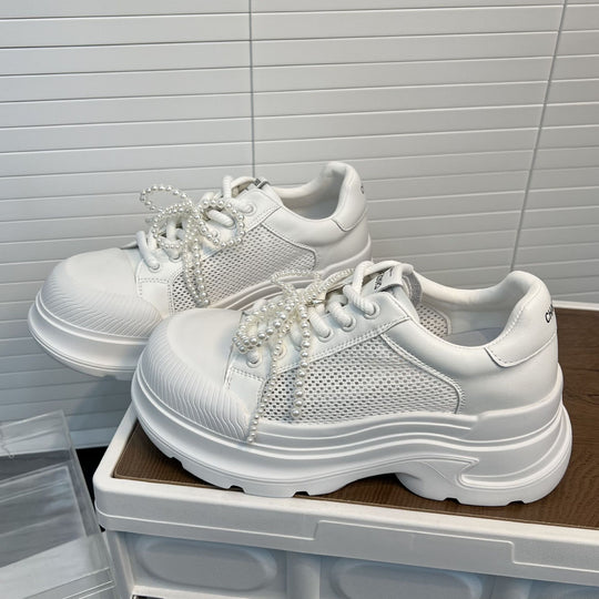 Damen Sportliche Sneakers mit trendigem Mesh-Design und perlenverziertem Schnürsystem R&B