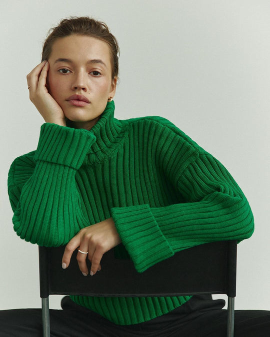 Damen Chunky Strickpullover mit hohem Kragen und Rippstruktur R&B