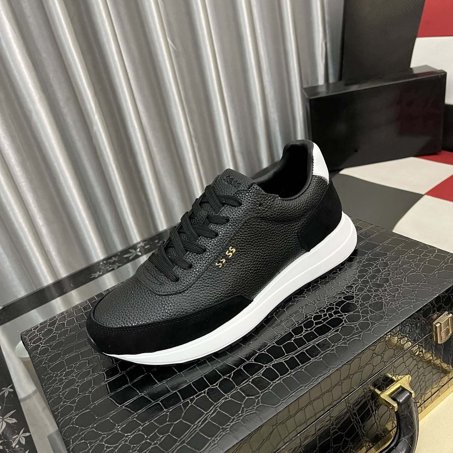 Damen Hochwertige Sneakers mit eleganter Prägung und atmungsaktivem Obermaterial R&B