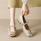 Damen elegante Ballerinas mit luxuriösem Perlenschmuck und modischem Riemendesign