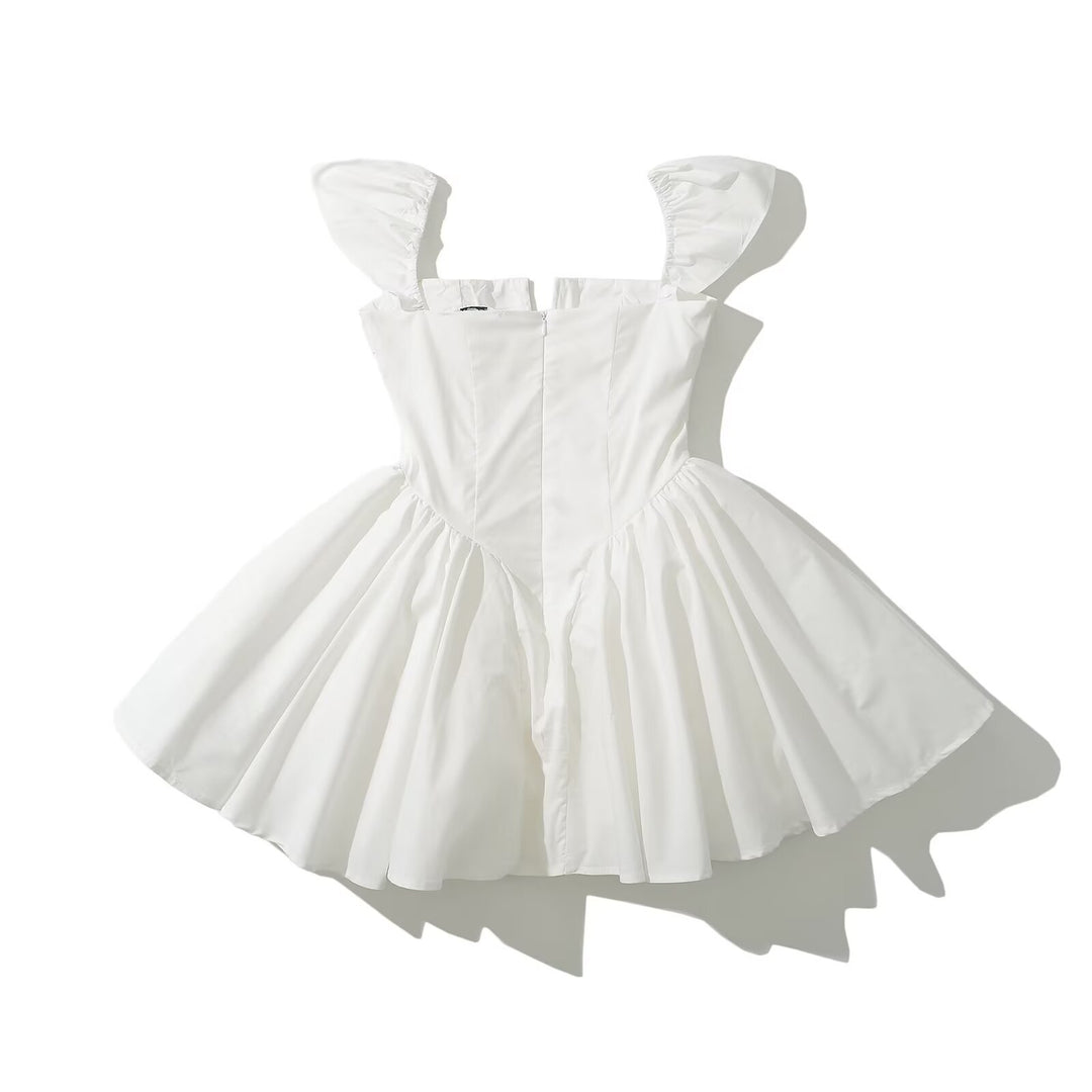 Damen Minikleid mit voluminösen Rüschenelementen und Knopfdetailierung R&B
