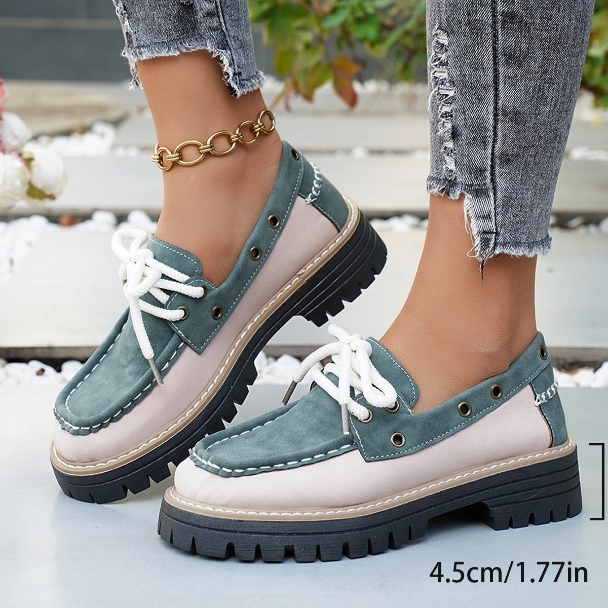 Damen Sneakers mit robustem Profil und dekorativen Schnürsenkeln R&B