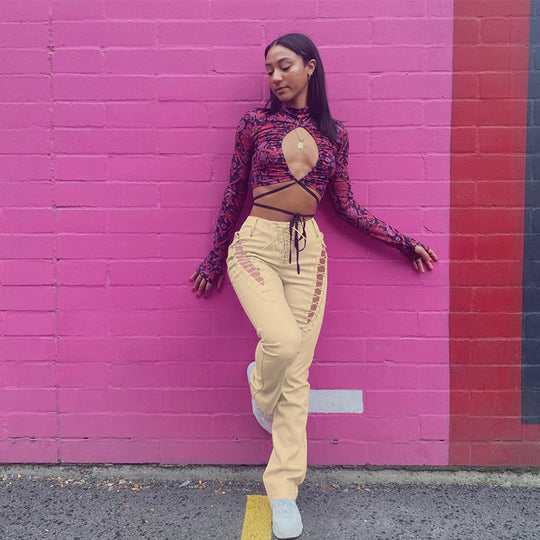 Damen Crop-Top mit innovativem Cut-Out-Design und langen Ärmeln R&B