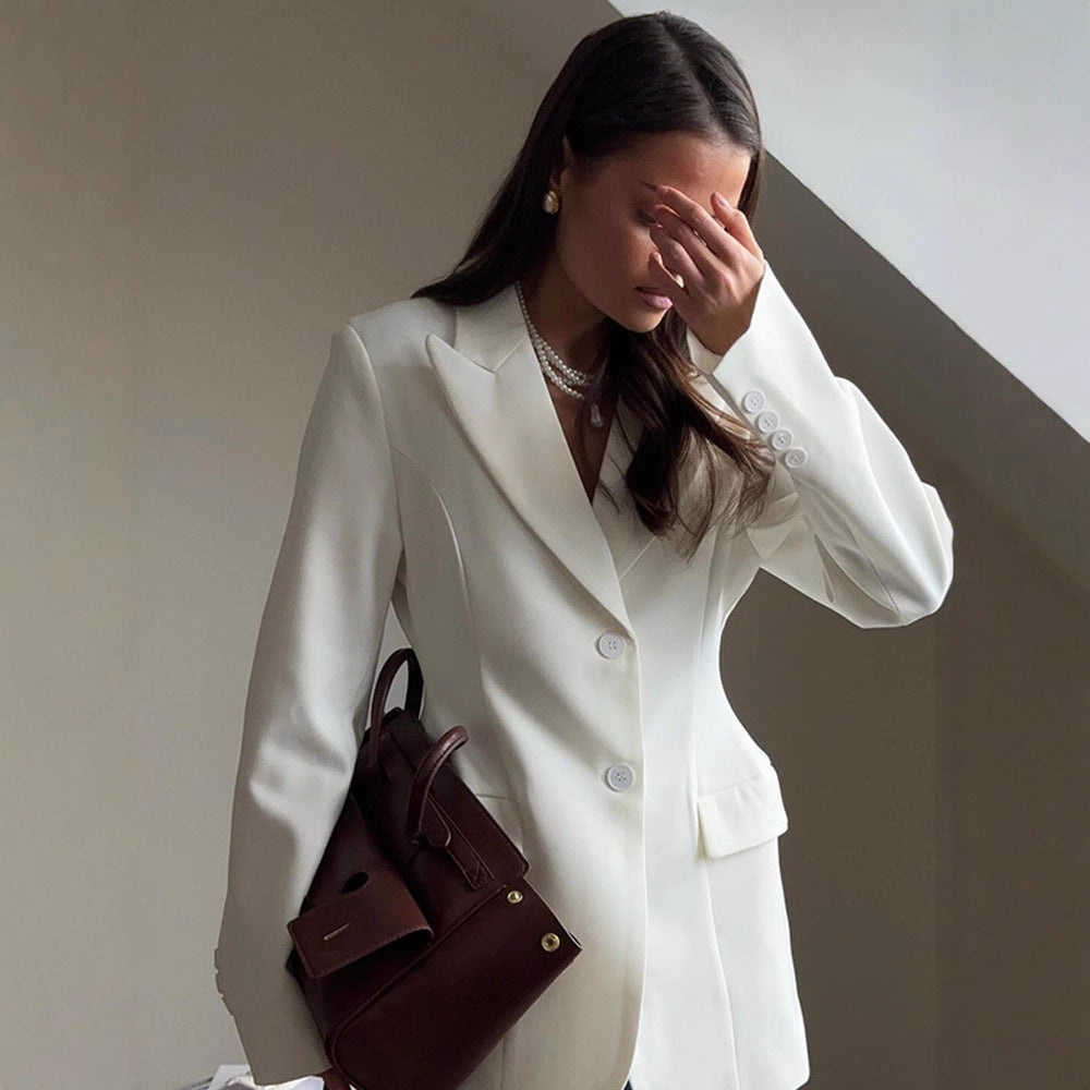 Damen Eleganter Blazer mit tailliertem Schnitt und modernen Details R&B
