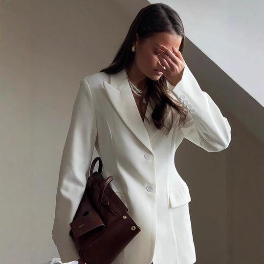 Damen Eleganter Blazer mit tailliertem Schnitt und modernen Details R&B