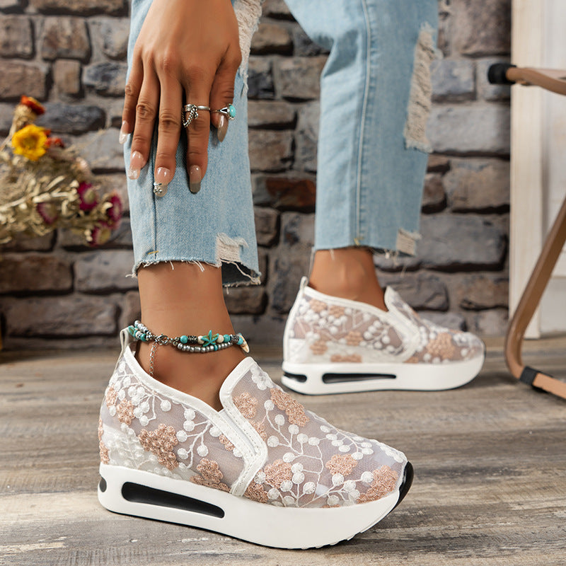 Damen trendige Slip-On Sneakers mit floralen Stickereien und rutschfester Sohle R&B