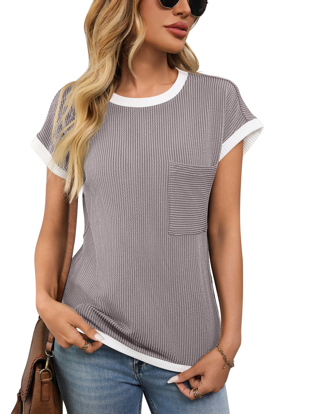 R&B | Gestricktes kontrastierendes T-Shirt mit Rundhalsausschnitt