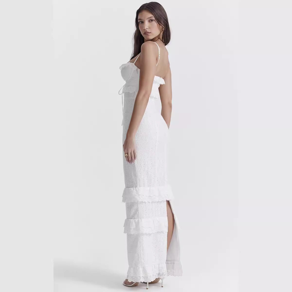 Damen elegantes Spitzen-Maxikleid mit Rüschendetails und schmalen Spaghettiträgern R&B