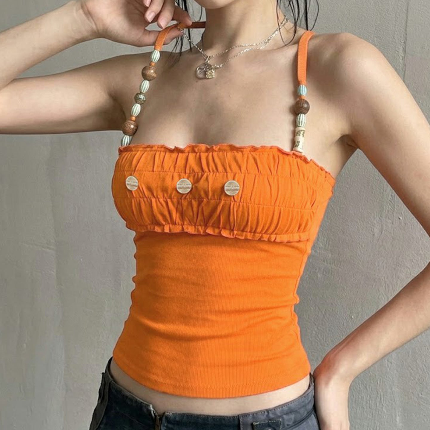 Damen Top mit dekorativen Rüschen und einzigartigen Trägerdetails R&B