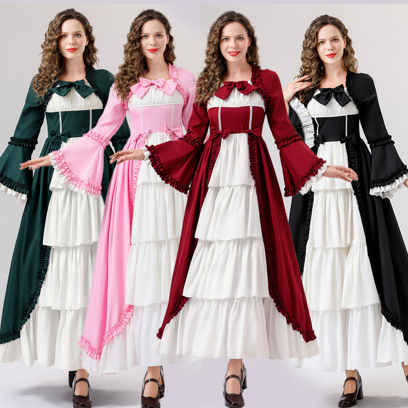 Damen historisches Kleid mit eleganten Rüschen und modernen Akzenten R&B