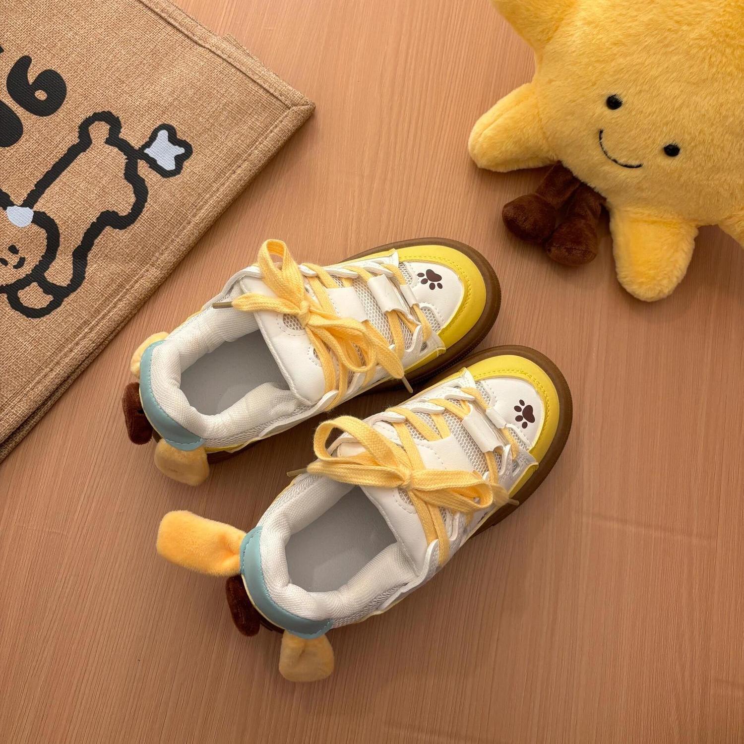 Damen verspielte Sneakers mit tierischen Akzenten