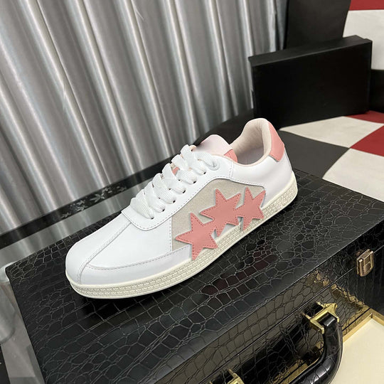 Damen Sneakers mit zusätzlicher Sternen-Applikation von R&B