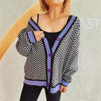 Damen Übergroße Strickjacke mit auffälligem Zickzackmuster und bunten Knöpfen R&B