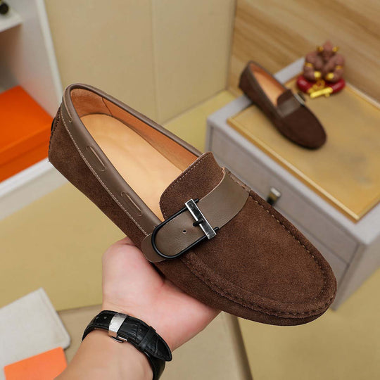 Damen Mokassins aus weichem Wildleder mit stilvollem Metallverschluss R&B