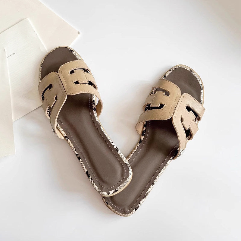 Damen Trendige Slides aus hochwertigem Kunstleder mit glänzenden Akzenten R&B