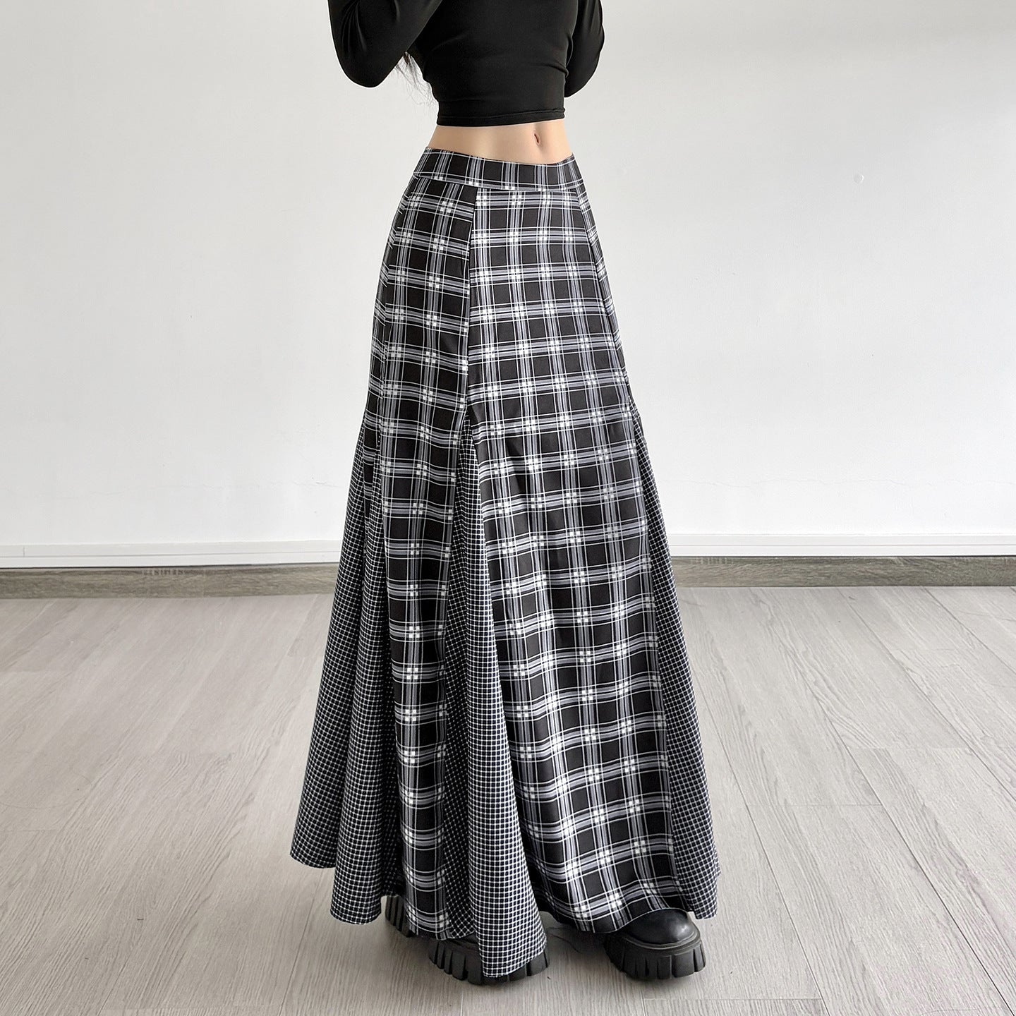 Damen Maxirock mit R&Brnem Karomuster und eleganter Schlitzgestaltung R&B