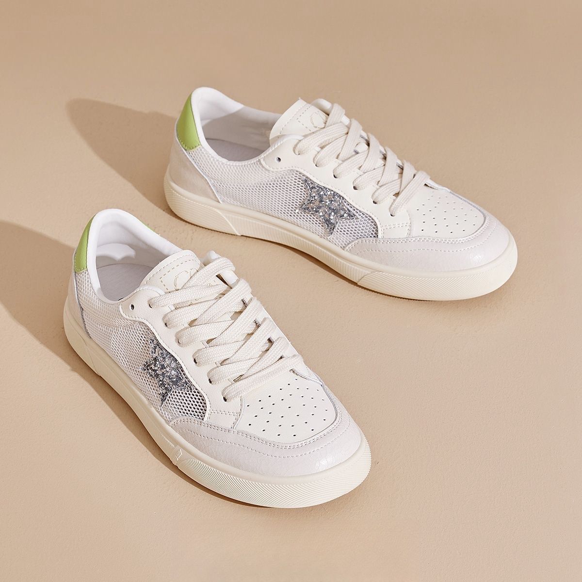 Damen Sneaker mit atmungsaktivem Mesh und stilvollem Sternen-Design