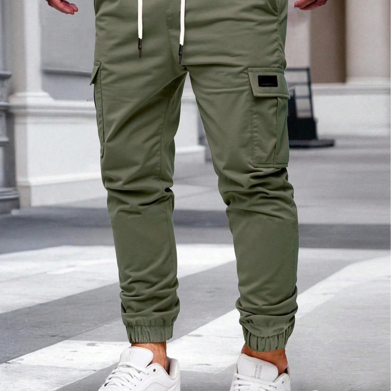 Herren Cargo-Hose mit elastischem Bund und multifunktionalen Taschen