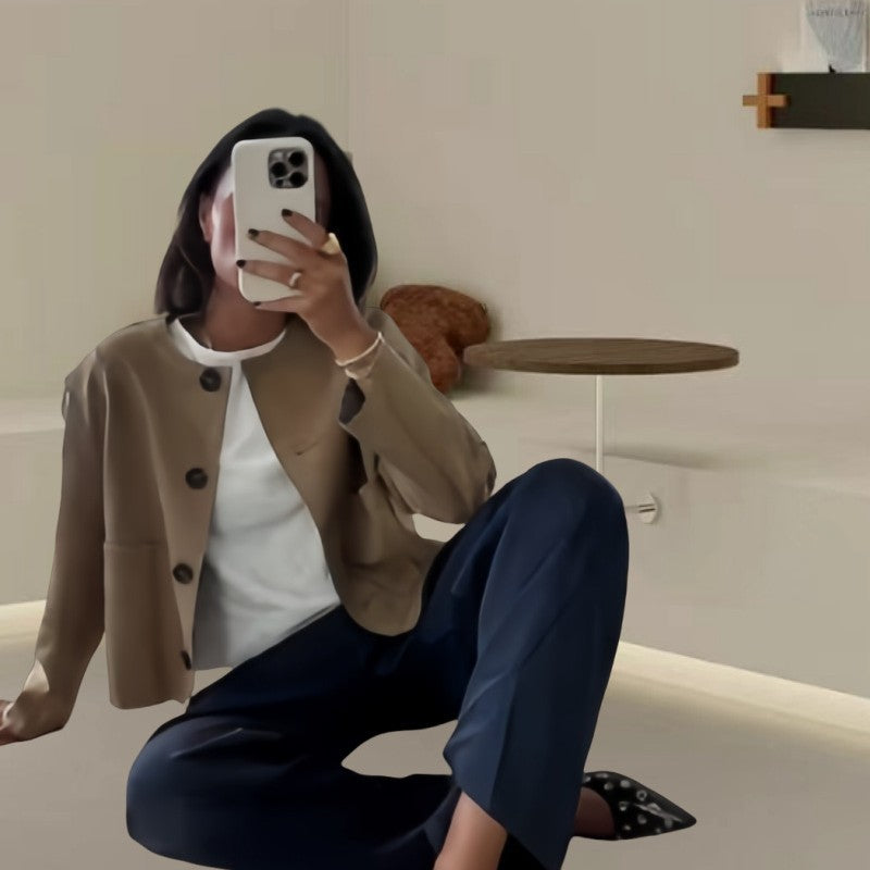 Damen modische Kurzjacke mit eleganten Knopfdetails und praktischen Taschen R&B