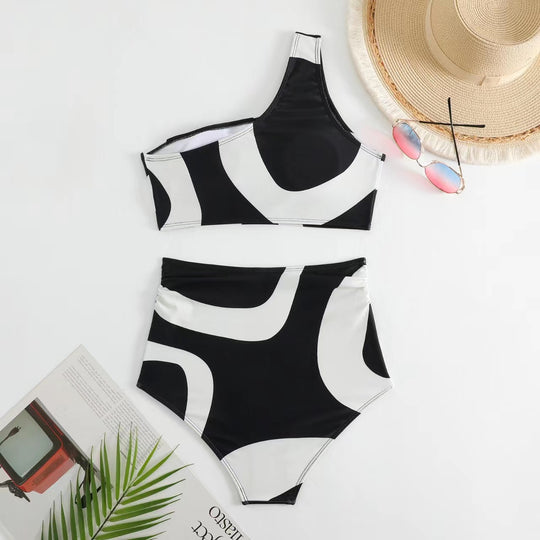 Damen Bikini-Set mit asymmetrischem Oberteil und elegantem Wickelrock R&B