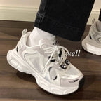 Damen Sport Sneakers mit einzigartigen Hello Kitty Ornamenten R&B