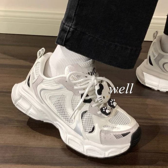 Damen Sport Sneakers mit einzigartigen Hello Kitty Ornamenten R&B