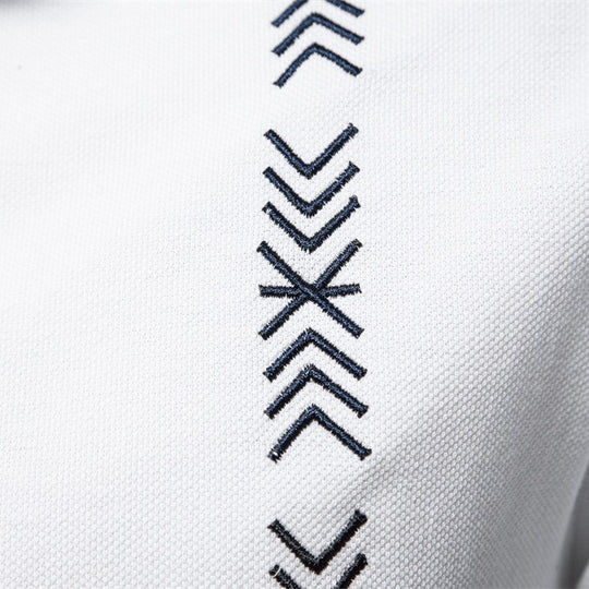 Herren nan legeres Polo mit kurzer Knopfleiste, gesticktem Pfeilmotiv-Panel und Stehkragen R&B