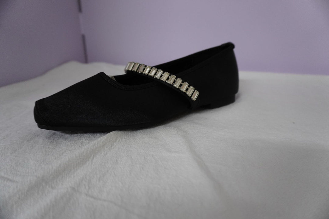 Damen Ballerina-Schuhe mit glanzvollem Obermaterial und bezauberndem Riemen R&B