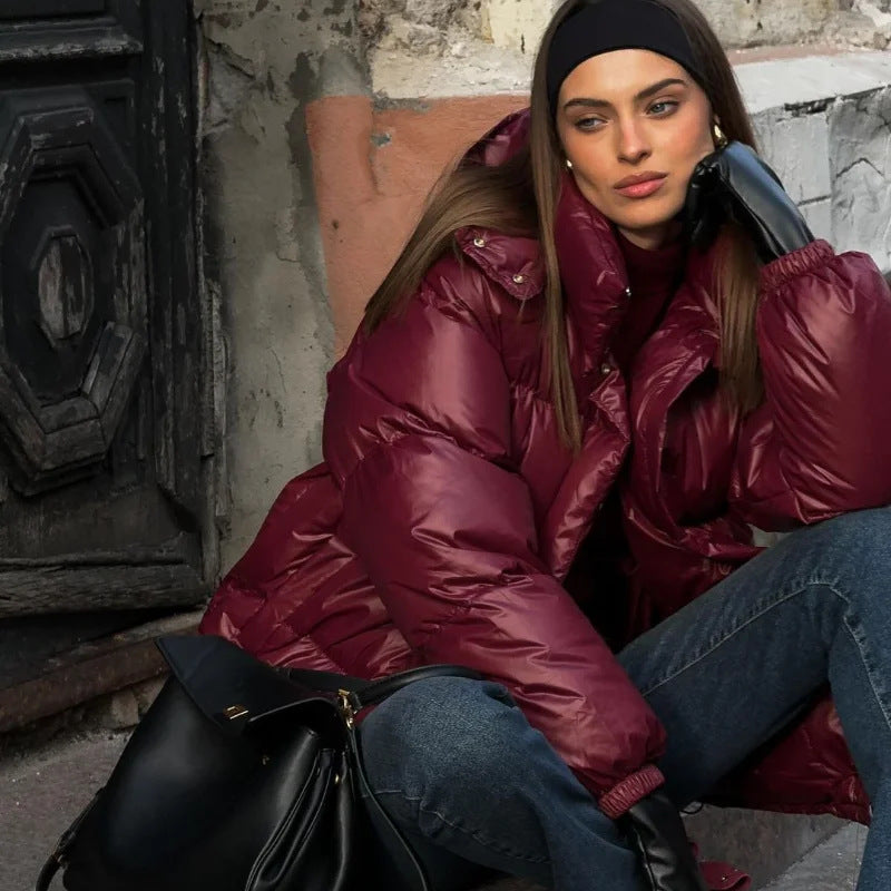 Damen Kuschelige Daunenjacke mit Kapuze und elegantem Schnitt R&B