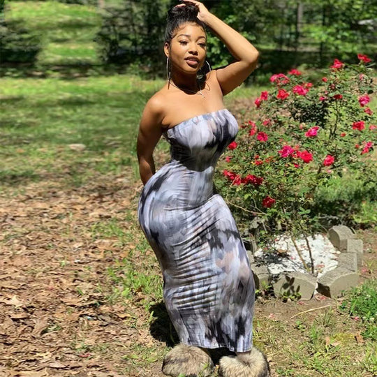 Damen Maxikleid mit modernem abstraktem Design und fließendem Schnitt R&B