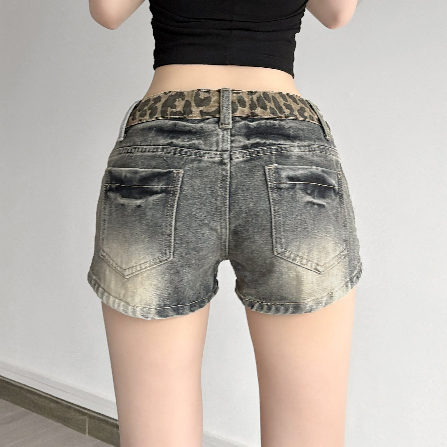 Damen Kurze Jeansshorts mit Leopardenmuster und gerafftem Bund R&B