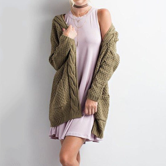 Damen Strickjacke mit Taschen und detailreicher Zopfmusterstruktur R&B