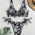 Damen Triangel-Bikini mit verspieltem Knoten-Detail R&B