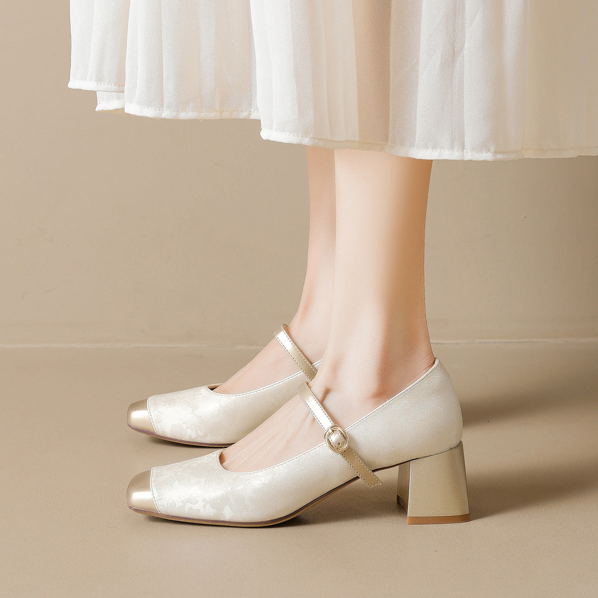 Damen elegante Ballerinas mit schickem Riemen und moderner Quersehne