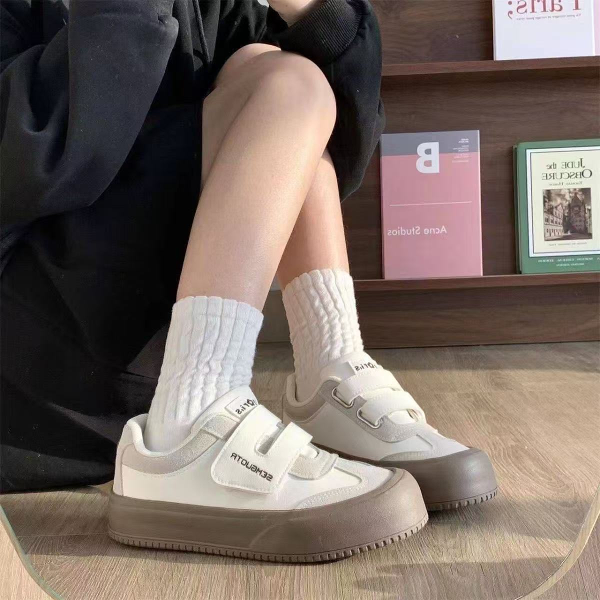 Damen Bequeme Sneaker mit doppeltem Klettverschluss und dämpfender Sohle R&B