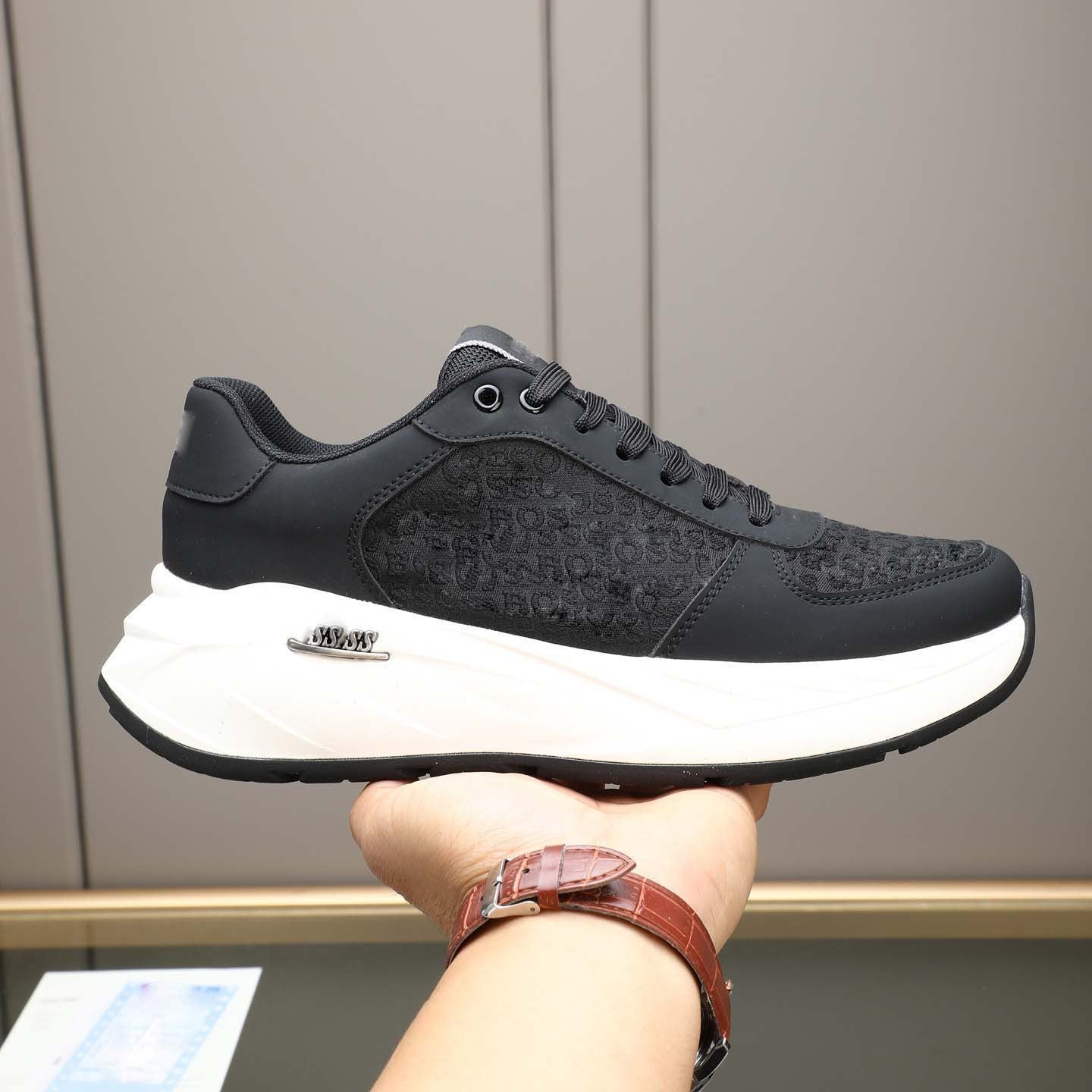 Damen Sportliche Sneakers mit ergonomischer Dämpfung und modischem Obermaterial von R&B