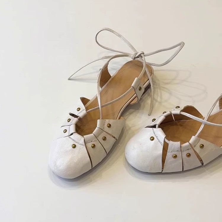 Damen Ballerinas mit verspieltem Schnürdesign und dekorativen Nieten